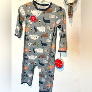 Magnetic Me Baffin Bay Romper Size 6-9 NWT